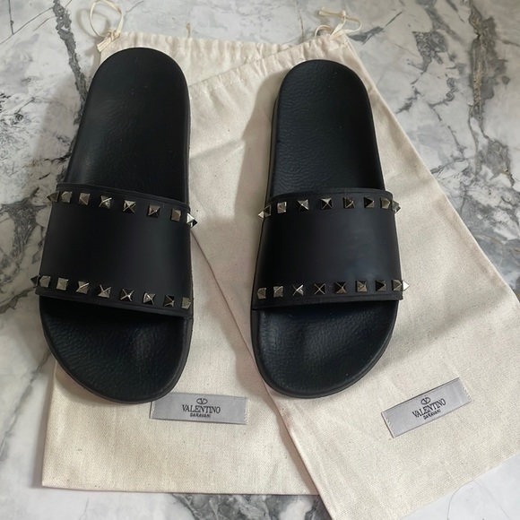 Valentino Garavani Other - VALENTINO Rockstud Rubber Slider Sandal🖤